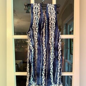 Karen Kane blue tunic embroidered with white floral size EXTRA LARGE